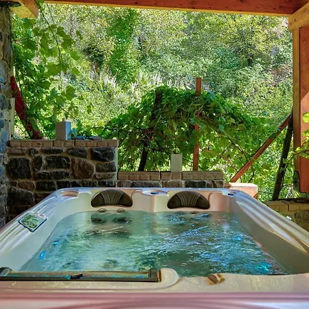 Mountain House Rupicapra With Sauna And Outdoor Hot Tub Villa *