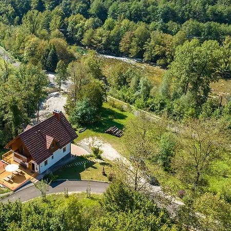 Mountain House Rupicapra With Sauna And Outdoor Hot Tub Villa