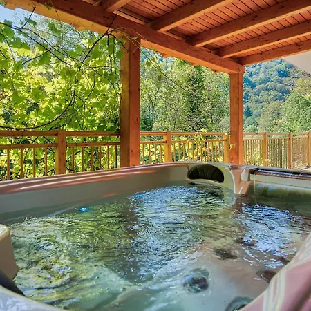 Mountain House Rupicapra With Sauna And Outdoor Hot Tub *