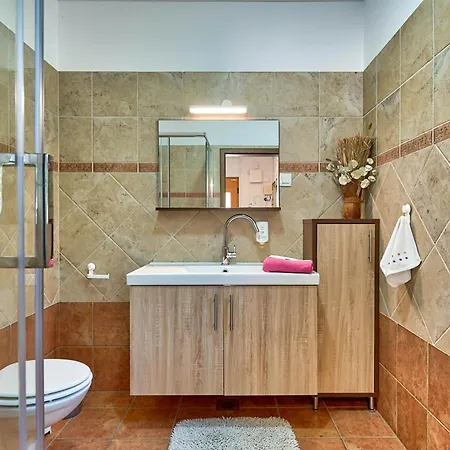 Mountain House Rupicapra With Sauna And Outdoor Hot Tub *
