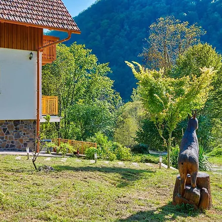 Mountain House Rupicapra With Sauna And Outdoor Hot Tub *